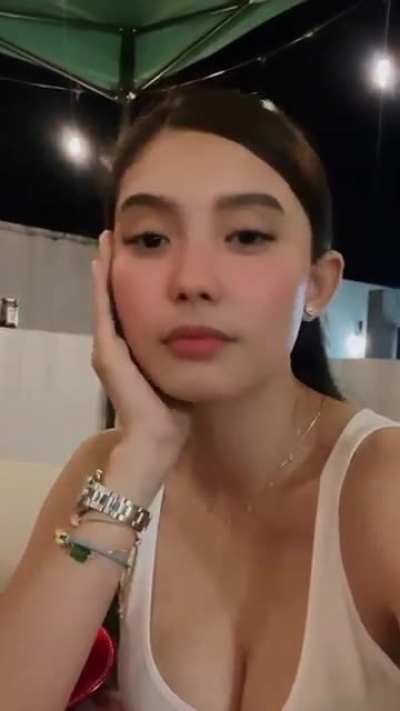 Analyn Barro