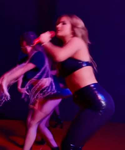 Addison Rae's Ass 🥵