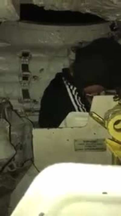 Дашь пострелять?