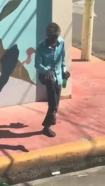 Watch out (He&rsquo;ll Steal Your Gurl)