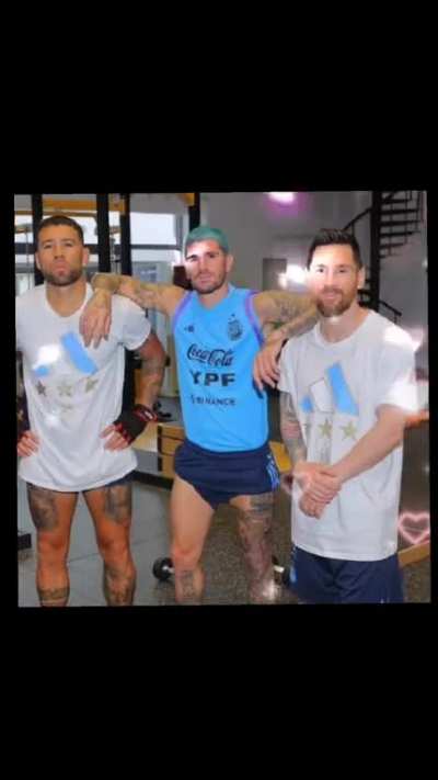 Everyone: 🗿 Messi: 🥰