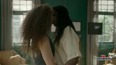 Tawny Cypress &amp;amp; Rukiya Bernard (Yellowjackets - s01e05)