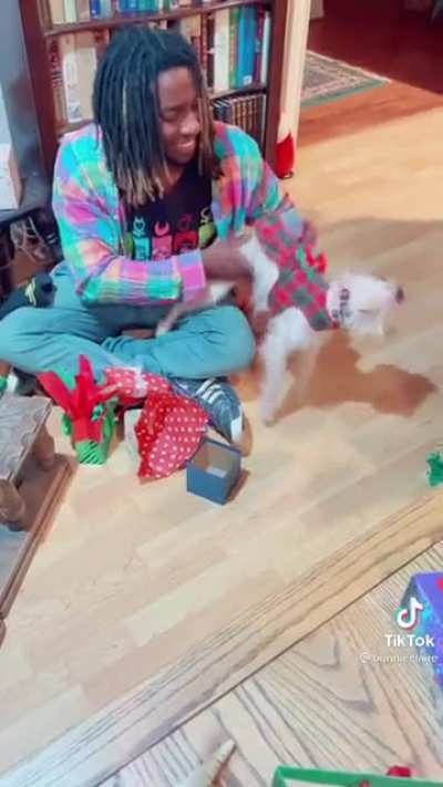 Family invites man over so he wouldn&rsquo;t be alone in Christmas.