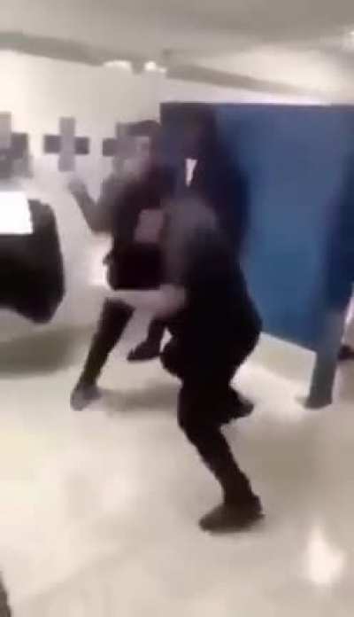 😳