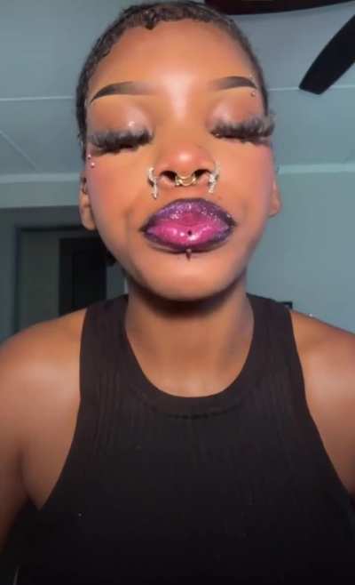 👄