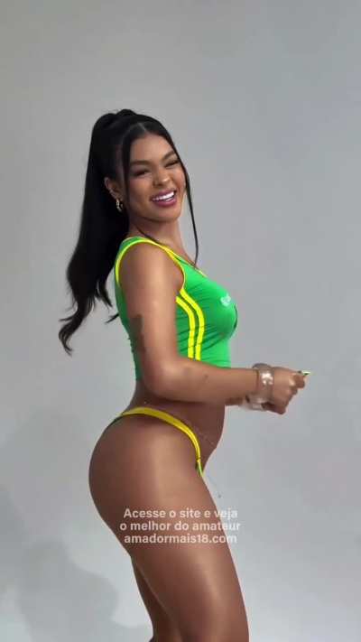 Rafaelle L&iacute;via 😍