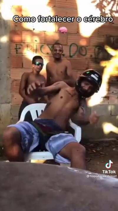 T&aacute; porra olha o tapa