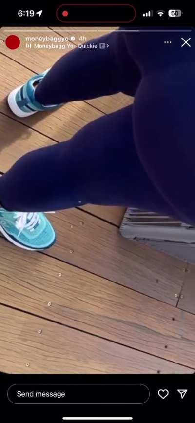 Ari Fletcher getting her ass grabbed