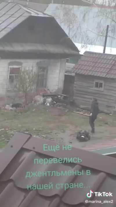 Везу подругу домой на крутой тачке.