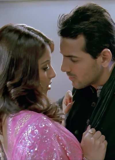 Bipasha Basu [Dhan Dhana Dhan Goal]