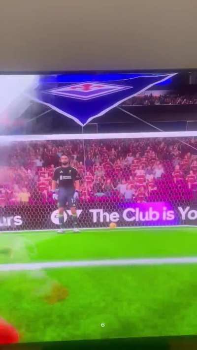 How is this possible?? TOTY Donnarumma btw
