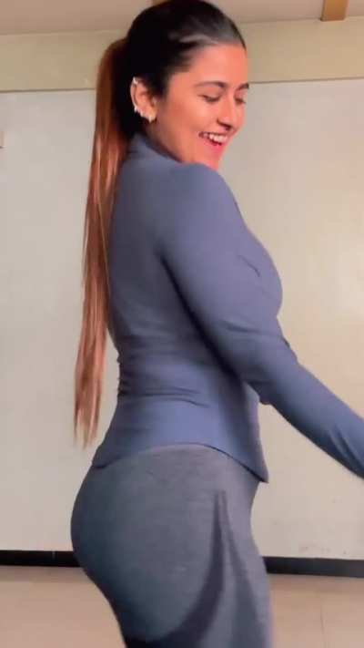 Curvy Suhana 