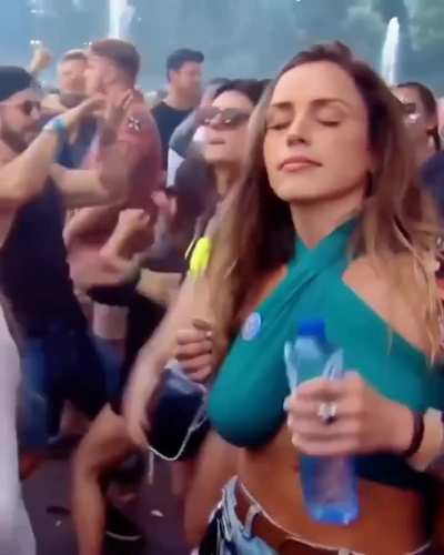 Los conciertos disfruten la m&uacute;sica.