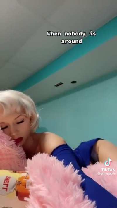 @pinuppixie