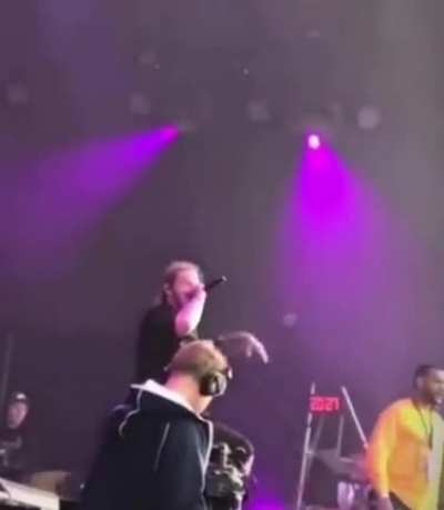 In a world full of Travis Scott&rsquo;s be like a post Malone !