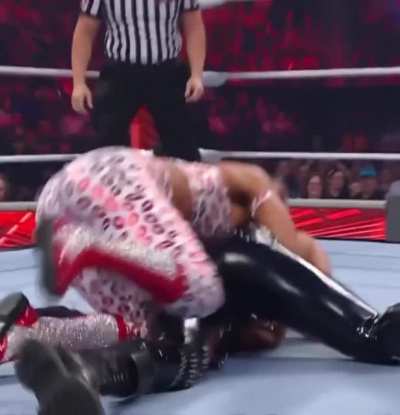 Bianca Belair jiggling butt