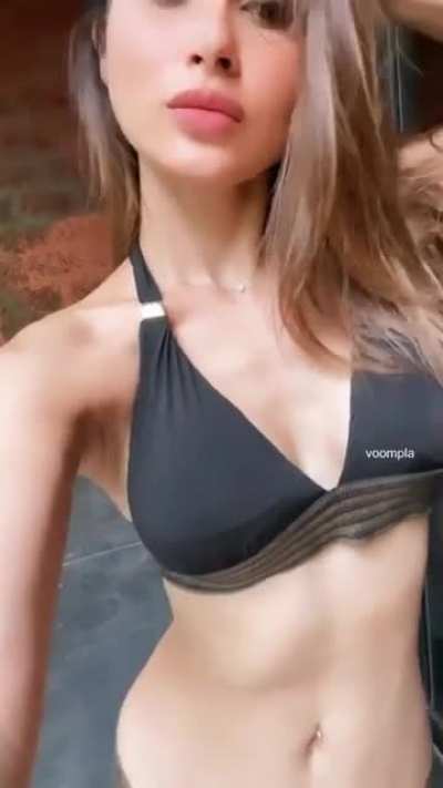 Mouni Roy 😍 💦