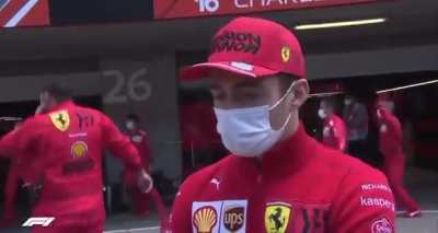 Ferrari: impossible to fix in time for the start, Meanwhile Ferrari mechanics: