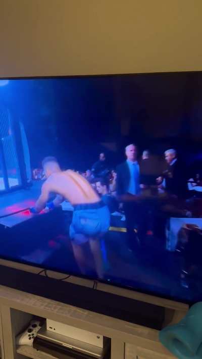 That&rsquo;s one way to make an entrance 