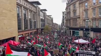 "Free Palestine!" chant people in Glasgow