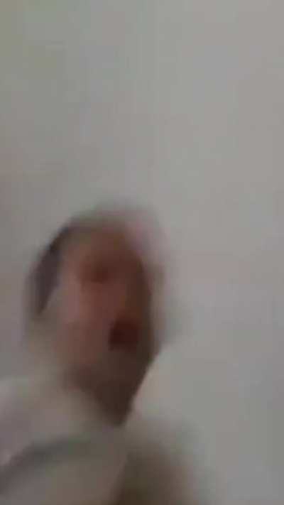 😡