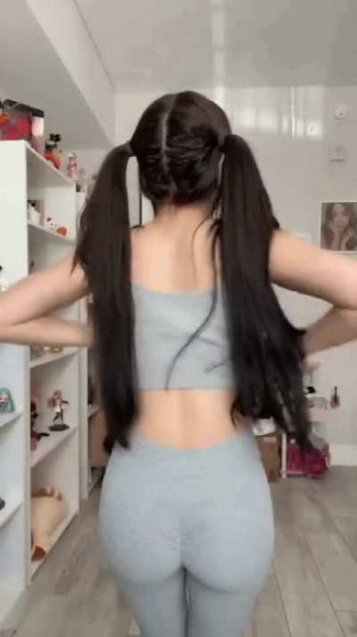 <3