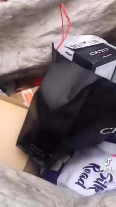 Bizim insanımız neden b&ouml;yle? İliklerime kadar utandım :((