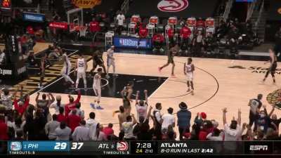 [Highlight] Trae Young throws up the lob for Capela