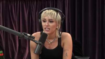 Joe Rogan screams to Miley Cyrus