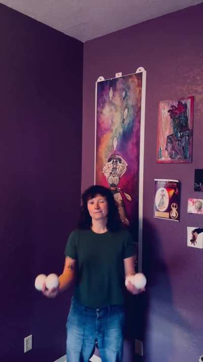 I had a pretty gnarly injury to my elbow last month, and spent about 3 weeks recovering. Here&rsquo;s a little mid injury clip and my celebratory return to health juggles