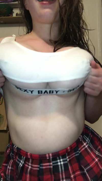 I&rsquo;m a little drunk and oh so horny (OC)
