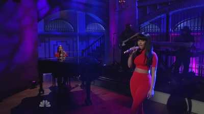 Nicki at SNL - Bed of Lies (2014) HD