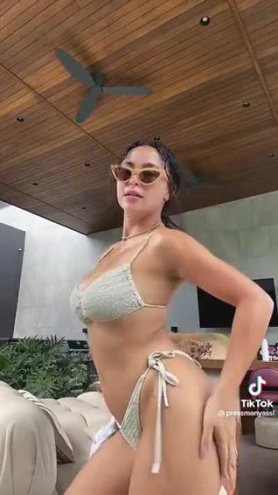 Yassi Pressman