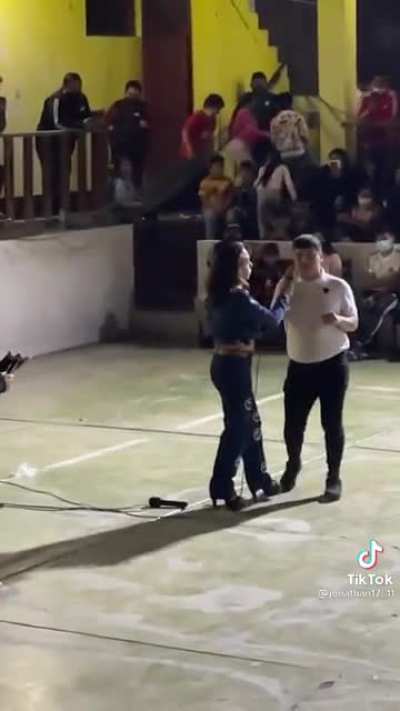 Singer gets annoyed by fabulous dancer