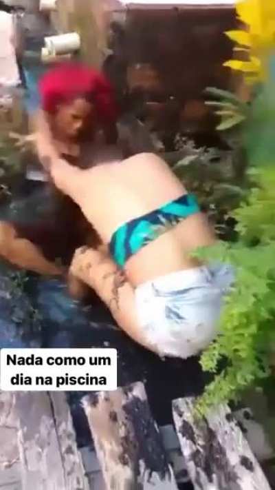 Biqu&iacute;ni molhado!
