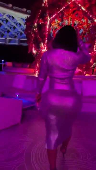 Fat ass about to bust of that dress💜💦💦💦💦💯