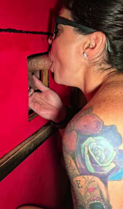 Saturdays Gloryhole fun with Cunshot surprise