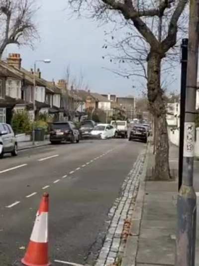 London tow truck. &macr;\_(ツ)_/&macr;