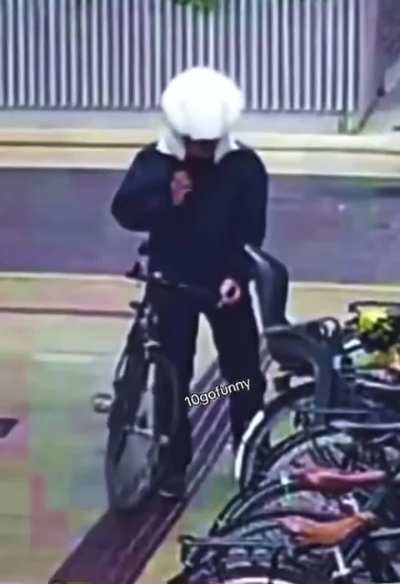 There goes his &euro;300,- airbag for cyclists