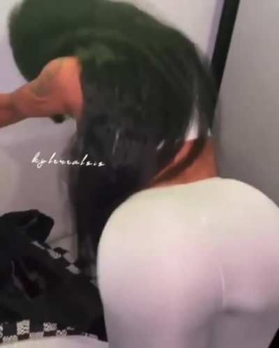 🥴