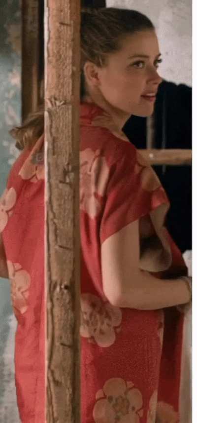 &acirc;Aww honey you look tired let momma cook something for you&acirc; amber heard as your mom