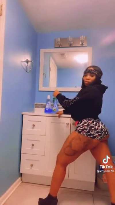 Perfect Body Pt 5 Upvote if you&rsquo;d lick it