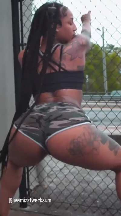 Mizz Twerksum