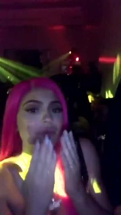 👑 ✨