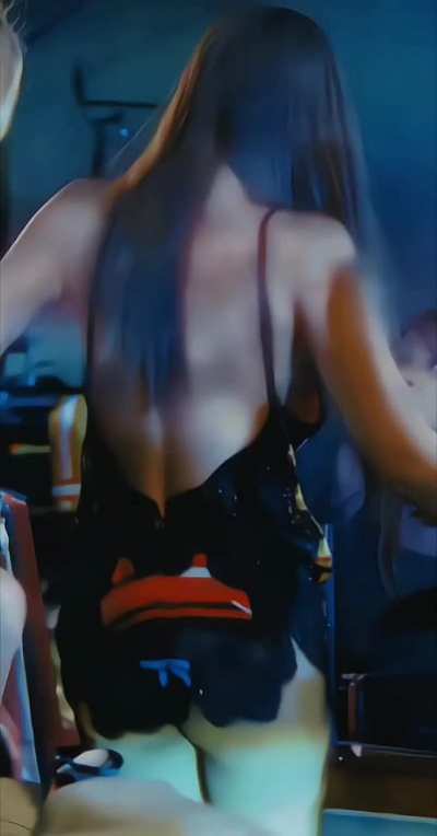 JENNIE'S BUTT AND CLEAVAGE ENHANCED 🍑