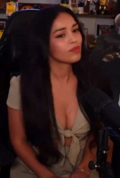 Omg! Valkyrae! 