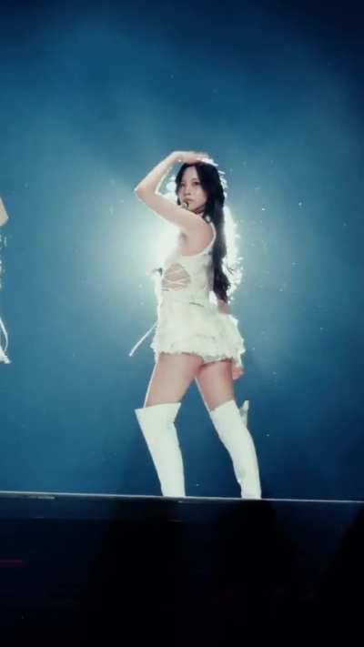 251011 Mina &mdash; Ethereal moment in Singapore (THIS IS FOR World Tour)
