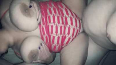 Happy "Titty Tuesday," boys! 🍒 Would you like to play with my HUGE naturals? 👐🏼 I love smothering fans with my BIG boobs while my Cuck-Hubby watches! 🙀 If you wanna experience my tits in-person (or if you wanna watch my "Fuck-a-Fan" videos) you MUST be su