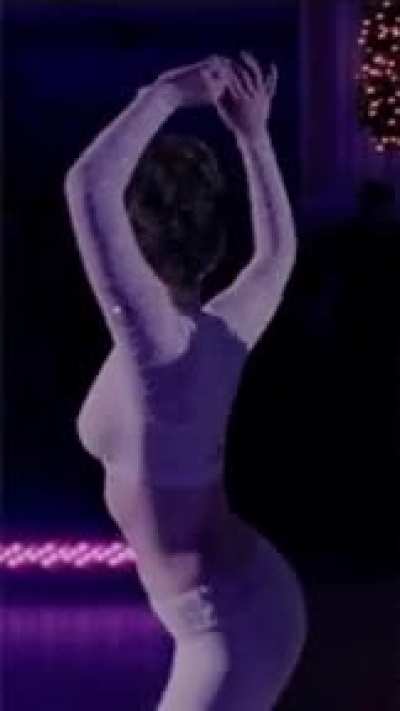 little dance move