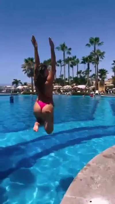 Bikini babe